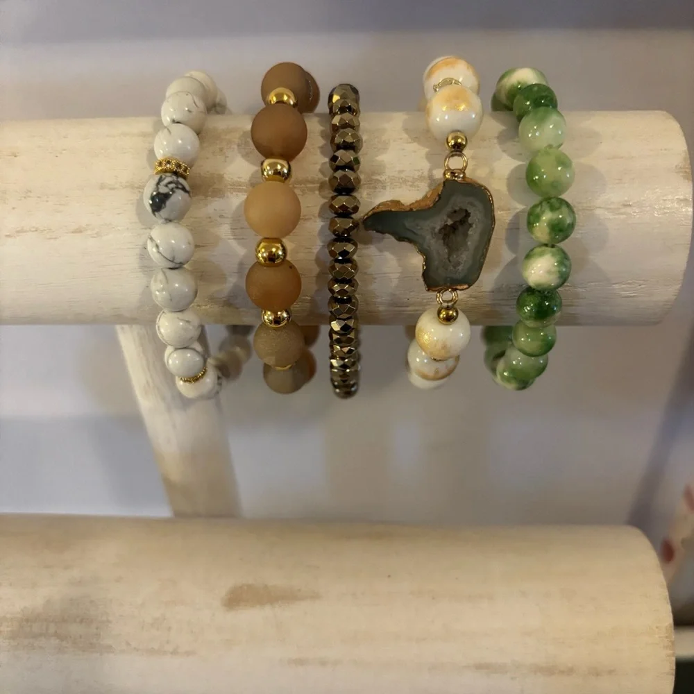 Handmade Gemstone Bracelet Stack Set of 5 NWT Jade Howlite Agate